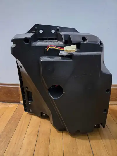 Automotive trunk mounted subwoofer, in great condition.