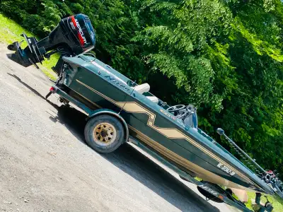 … Soyez Prêtes pour la Pêche … - Aucun Échange … Merci - Bateau Bass Boat 16 Pieds : À Vendre 10,000...
