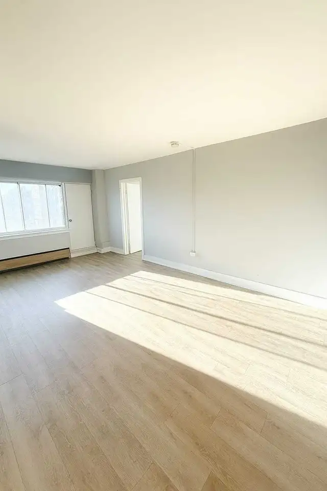 Prime Downtown location – 4½ René-Lévesque Blvd & St-Marc St | Long ...