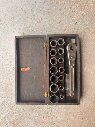 Vintage socket set, View more