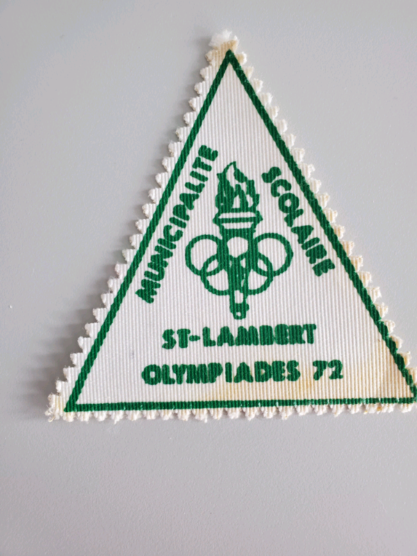 St-Lambert Olympiades Municipalite Scolaire 1972 Badge in Other in City of Montréal - Image 2