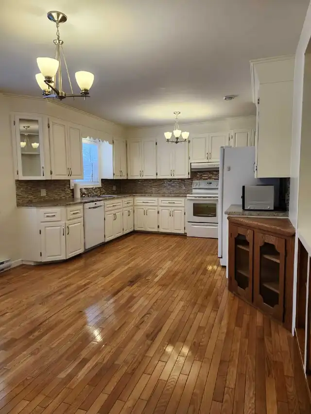 3 bedroom, 1.5 bathroom apartment for rent in Falmouth in Long Term Rentals in Bedford - Image 3