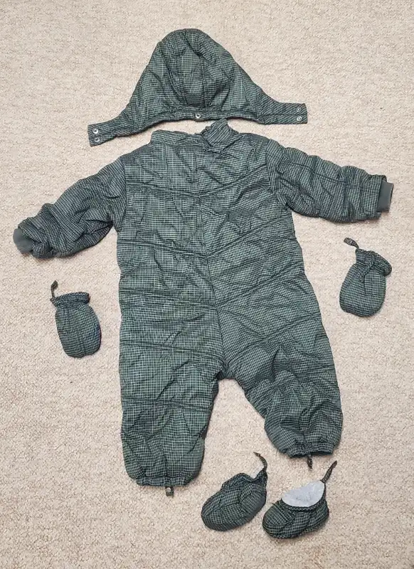 Mexx  age 12 -18 Month snowsuit in Clothing - 12-18 Months in Saskatoon - Image 3