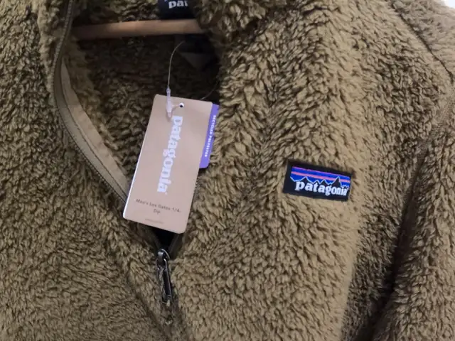 Patagonia Los Gatos Men's Fleece Sweater Size M in Men's in Edmonton - Image 3