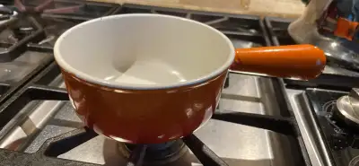 Vi rage Le Creuset Flame #16 Fondue Pot Sauce Pan with Chip , View more