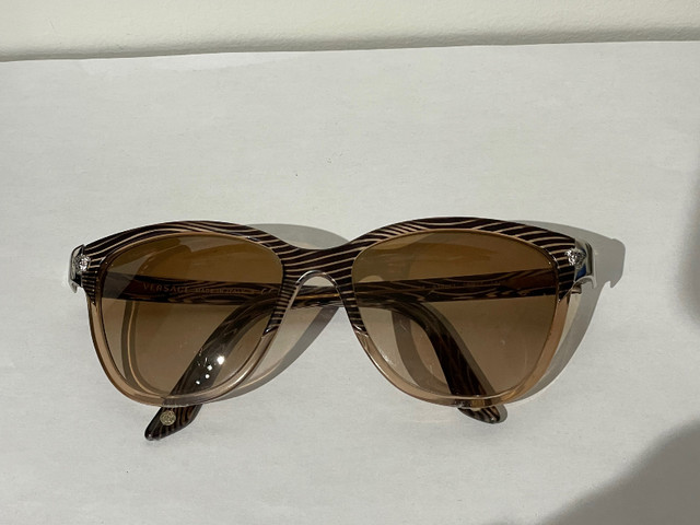 Versace sunglasses/ lunettes de soleil dans Bijoux et montres  à Ouest de l’Île - Image 2