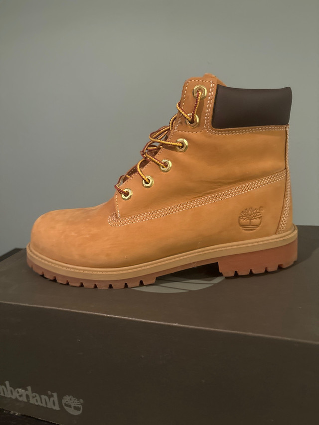 Boys Size 7 Timberland Premium 6 INCH waterproof boot  in Other in Oakville / Halton Region - Image 4