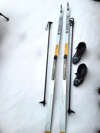 Cross country skis/boots/poles