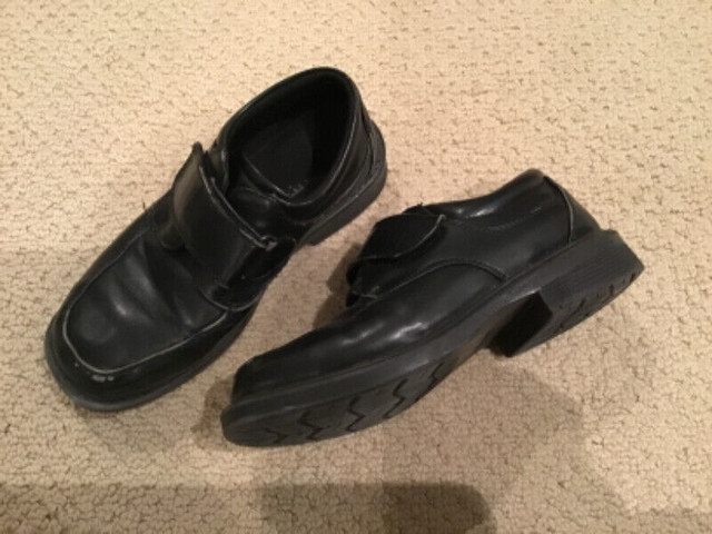 SIZE 2M BLACK DRESS SHOE in Kids & Youth in Peterborough