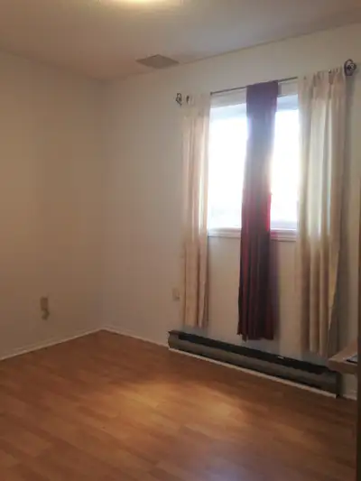Je recherche une personne sérieuse, respectueuse, propre et calme pour partager un magnifique condo...