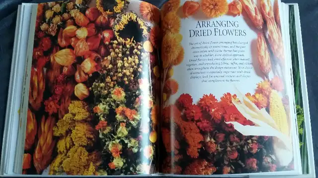 Complete guide to flower arranging (fresh/silk/dried/more...) in Hobbies & Crafts in Strathcona County - Image 5