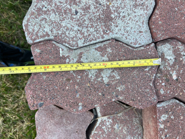 red zigzag block in Other in Calgary - Image 3