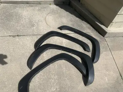 They’re old. From a 2005 chevy silverado. Good shape. A few very light scratches. Solid, nothing bro...