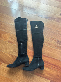 Gucci Over-the-Knee-Boots, size 37, New