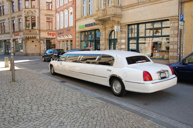 CLEAN STRETCH LIMOUSINES! NO DEPOSIT! NO EXTRA FEE! FLEXIBLE! in Wedding in Ottawa - Image 2
