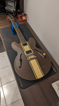 Epiphone Tom Delonge Signature ES-333 Guitar