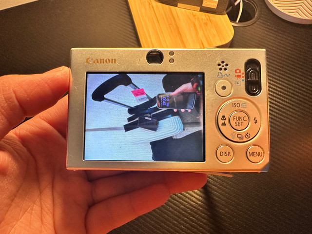 Canon Powershot SD1000 Digital ELPH in Cameras & Camcorders in Oshawa / Durham Region - Image 3