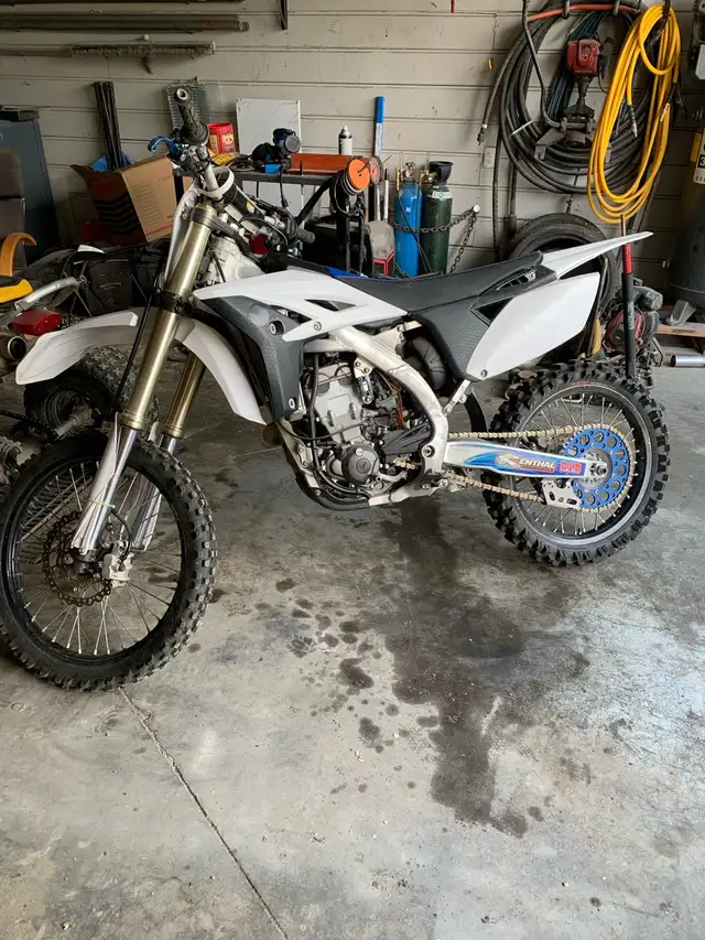 2010 YAMAHA YZ 250 F in Dirt Bikes & Motocross in Regina - Image 3