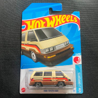 Hot Wheels 1986 TOYOTA VAN Beige JDM HW J-IMPORTS MATCHBOX