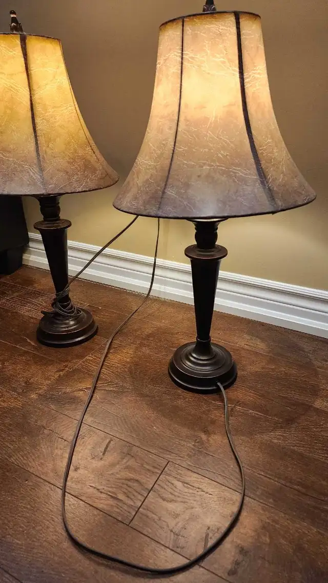 Table Lamps + tall lamp in Indoor Lighting & Fans in Mississauga / Peel Region - Image 5