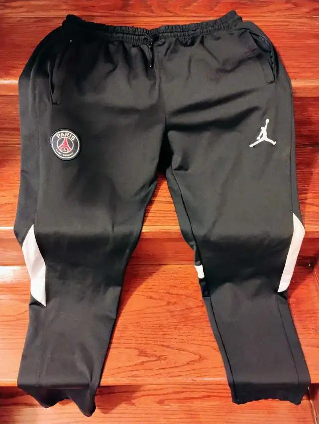 Jordan PSG warm-up pants in Soccer in Oshawa / Durham Region - Image 3