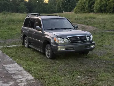 Truck does not run due electrical problems. Selling parts or whole Some parts are missing Engine and...