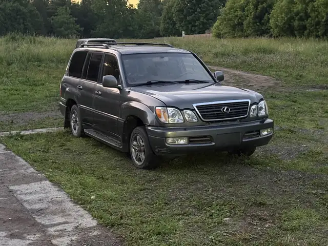 Toyota Land Cruiser for parts 2001 100 series v8  in Other Parts & Accessories in Ottawa - Image 2