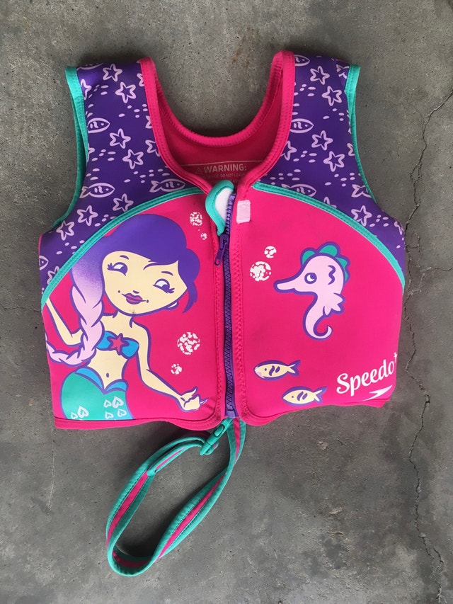 Life Jacket Speedo Child 45lb to 60lb Water Sports Calgary Kijiji