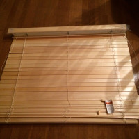 Horizontal wood blinds