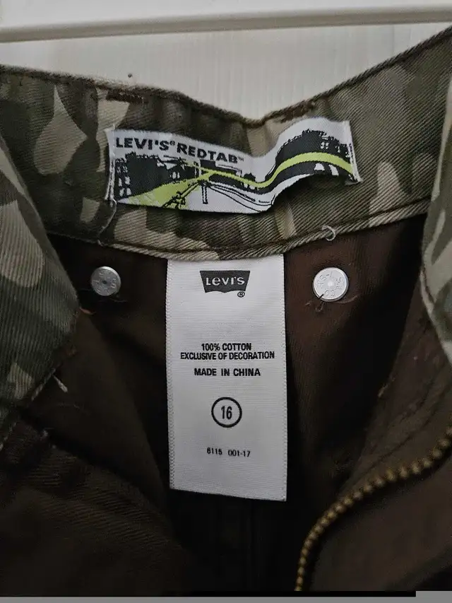 Levis  Shorts in Kids & Youth in City of Toronto - Image 7