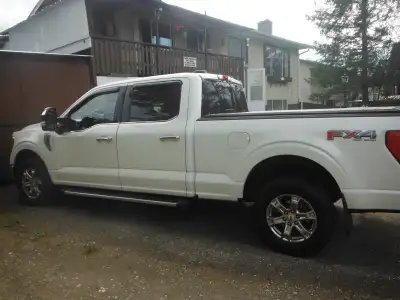 2021 Ford F-150 Lariat - Eco-Boost/ 10-speed auto. Fully loaded - been a highway vehicle with easy k...