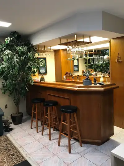 Room-mate to share 1280 sq ft basement apt