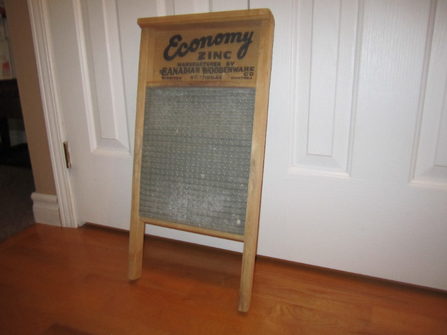 Vintage washboard in Arts & Collectibles in Ottawa