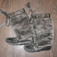 Women's Juicy Couture Moccasin Style Leather & Faux Fur Size 6