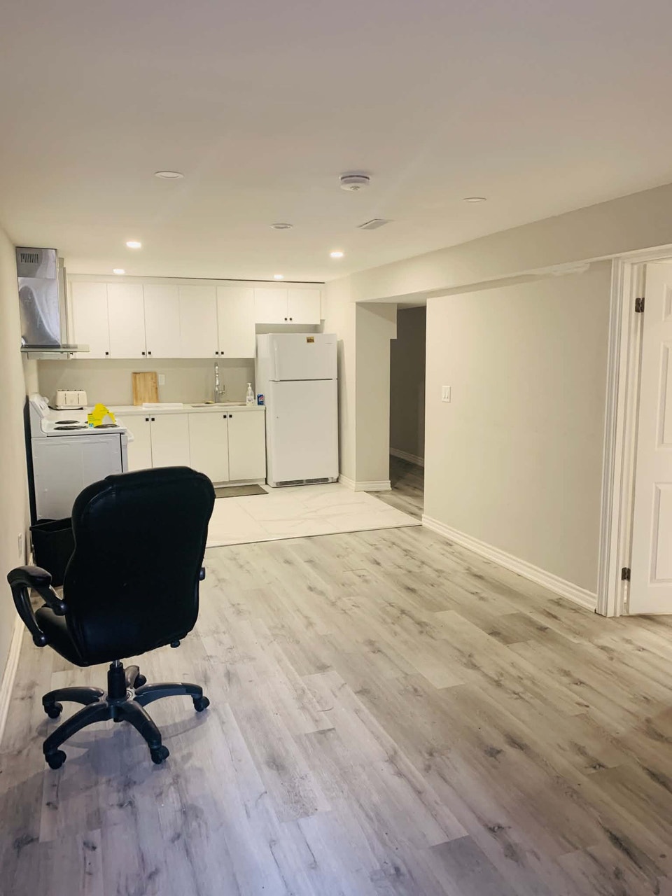 2 bedroom basement in Scarborough 4