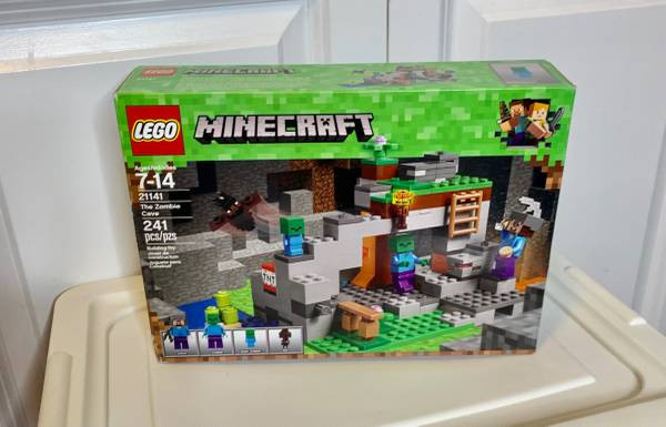 LEGO Minecraft The Zombie Cave 21141 Building Kit. New Sealed in Toys & Games in Burnaby/New Westminster - Image 3