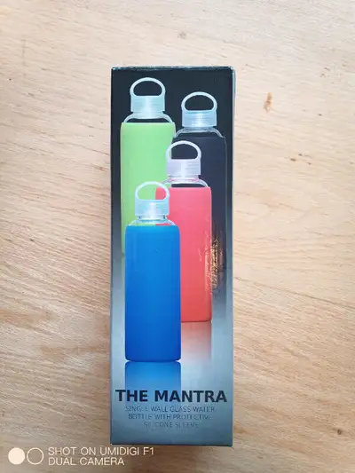THE MANTRA Glass Water Bottle - KAMIK logo - 550ml - NEW IN BOX!, View more