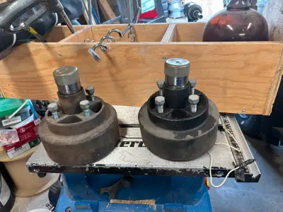 2 ensemble de frein électrique modèles Dexter #8-173, pour remorque 4 boulons, 7 x 1 1/4 pouce de di...