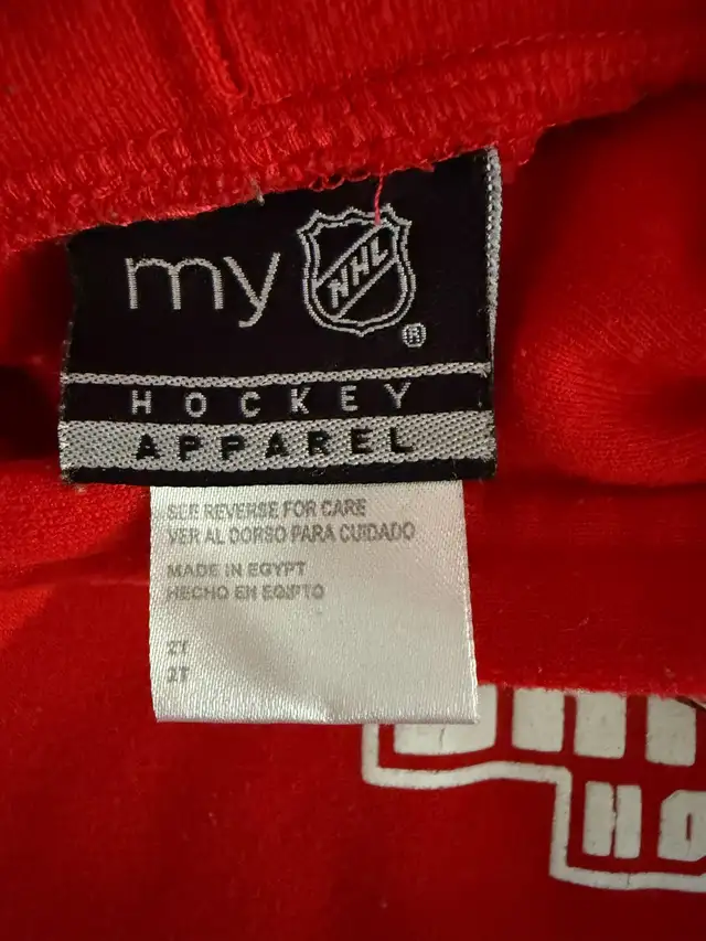 Toddler Chicago Blackhawks Hoodie 2T in Clothing - 2T in Calgary - Image 3