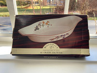 Woodhill Fine Quality Bakeware /Candy or butter dish