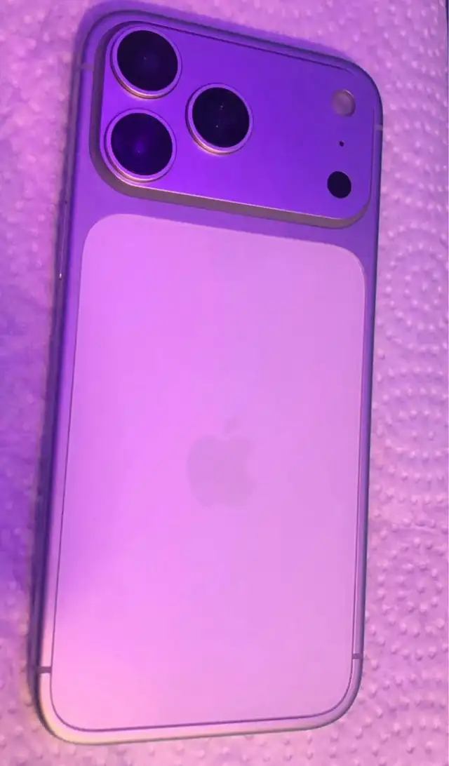 iphone 17 pro max 2 tb in Cell Phones in Delta/Surrey/Langley - Image 4