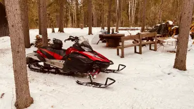 2006 Yamaha Apex. 998 cc, four-stroke,reliable sled. Has left hand additional throttle hand and thum...