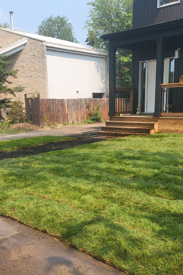 Roger's Landscaping  in Lawn, Tree Maintenance & Eavestrough in Saskatoon - Image 4