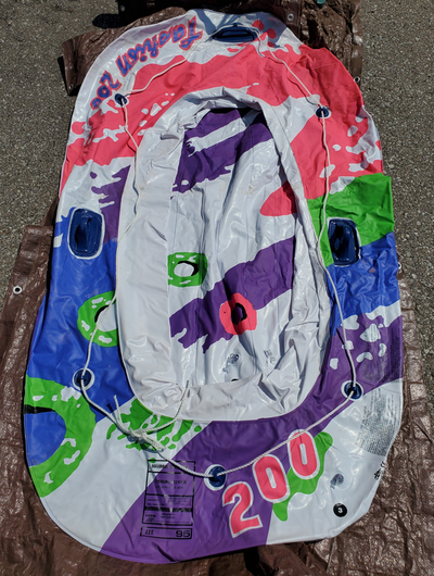 Inflatable boat and an oar No damages, no leaks Used once