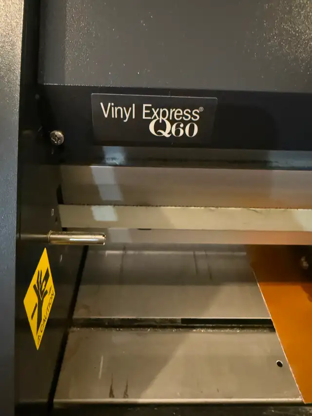 VINYL CUTTER FOR STICKERS Q60 in Other Business & Industrial in Delta/Surrey/Langley - Image 4