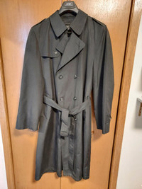 BLACK TRENCH COAT WITH FULL ZIP OUT LINING