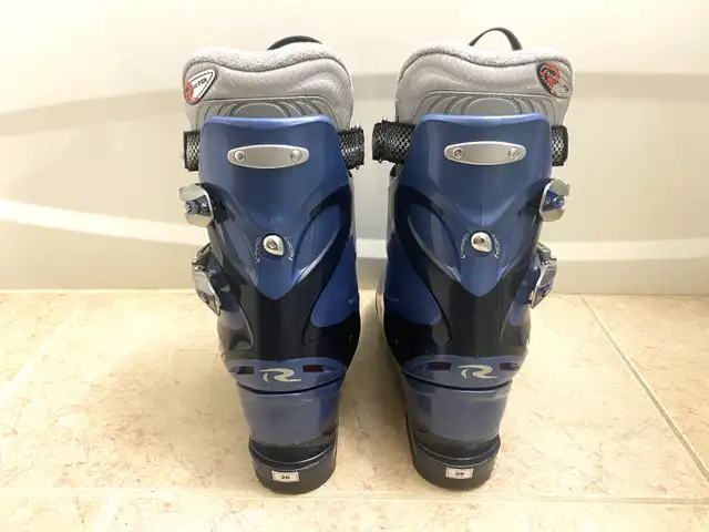 Rossignol Downhill Ski Boots Size 26 Bottes Ski Alpin in Ski in City of Montréal - Image 7