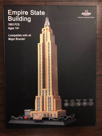 1993 PIECES! BNIB Apostrope Games Empire State Building