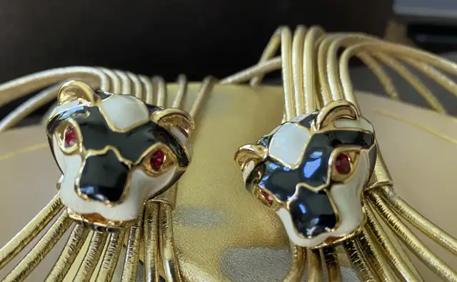 Sandales chics avec tigres en émail de marque Gucci in Women's - Shoes in Granby - Image 10