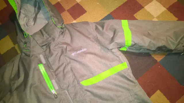 Columbia Men's Alpine Action Jacket - Small Size in Men's in Mississauga / Peel Region - Image 4